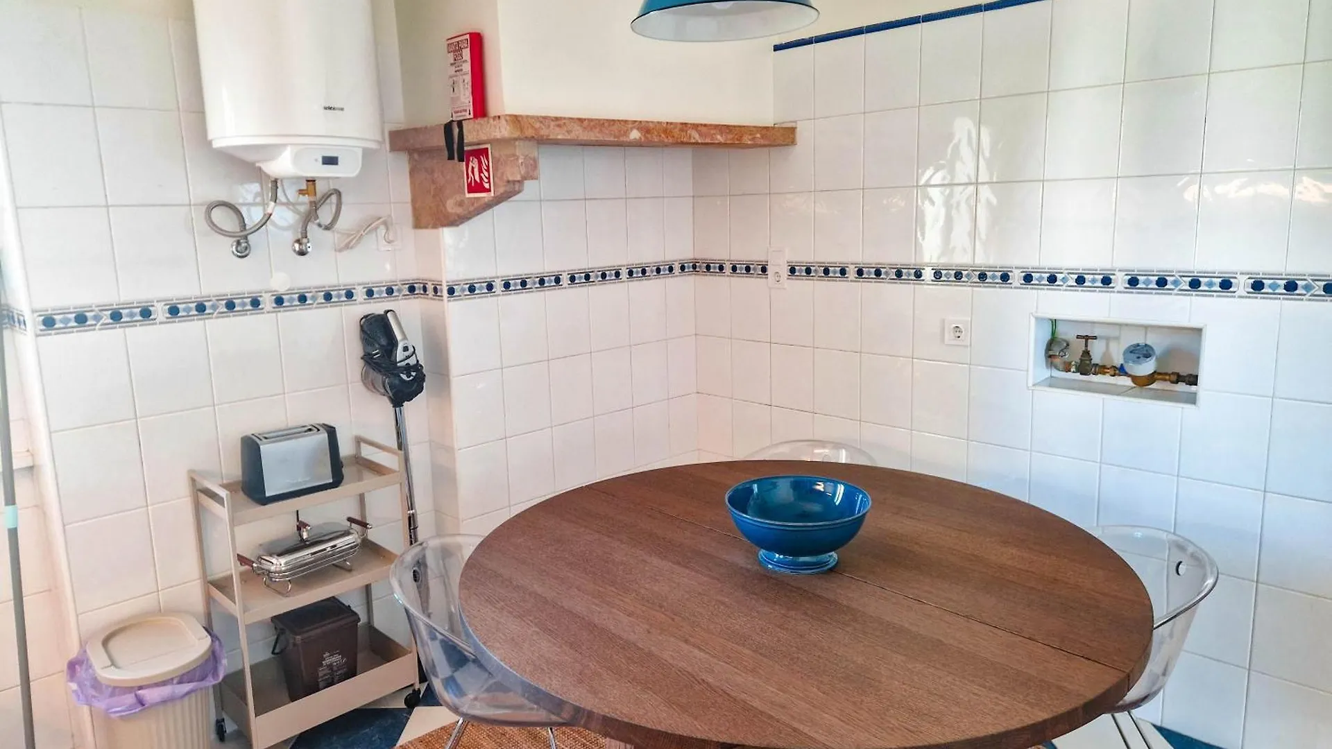 Riverfront 2 Bedrooms With Balcony Cruz Quebrada 0*,  Portugal